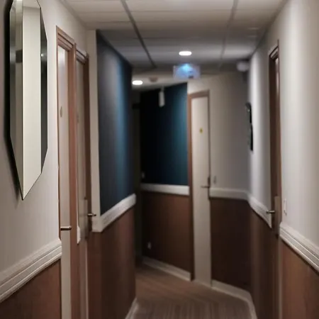 Des Roches Отель Сартен