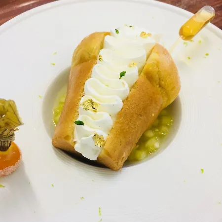 Des Roches Сартен