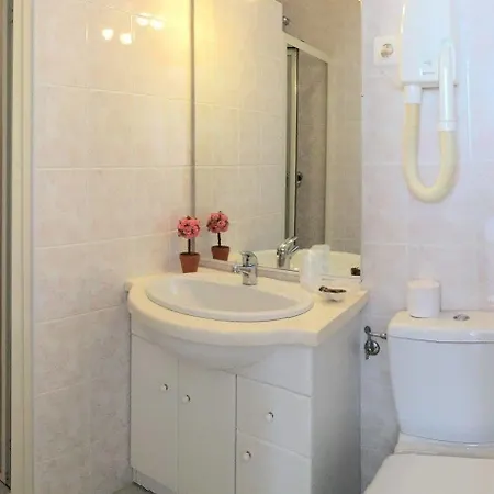 Des Roches Отель 3*