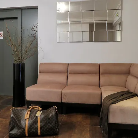 Отель Des Roches 3*