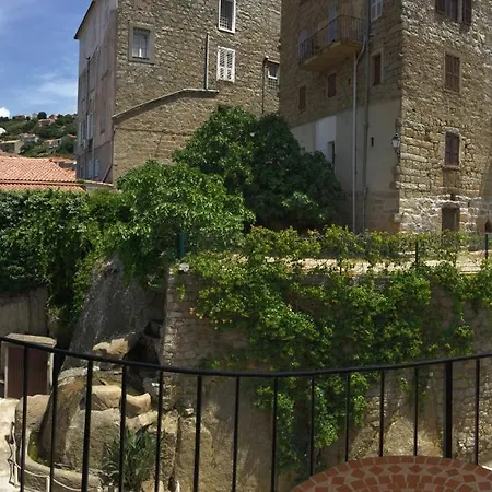 Des Roches 3* Сартен