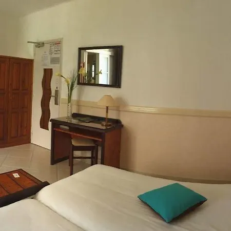 Hotel Des Roches 3*
