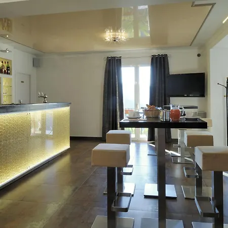 Des Roches Hotel